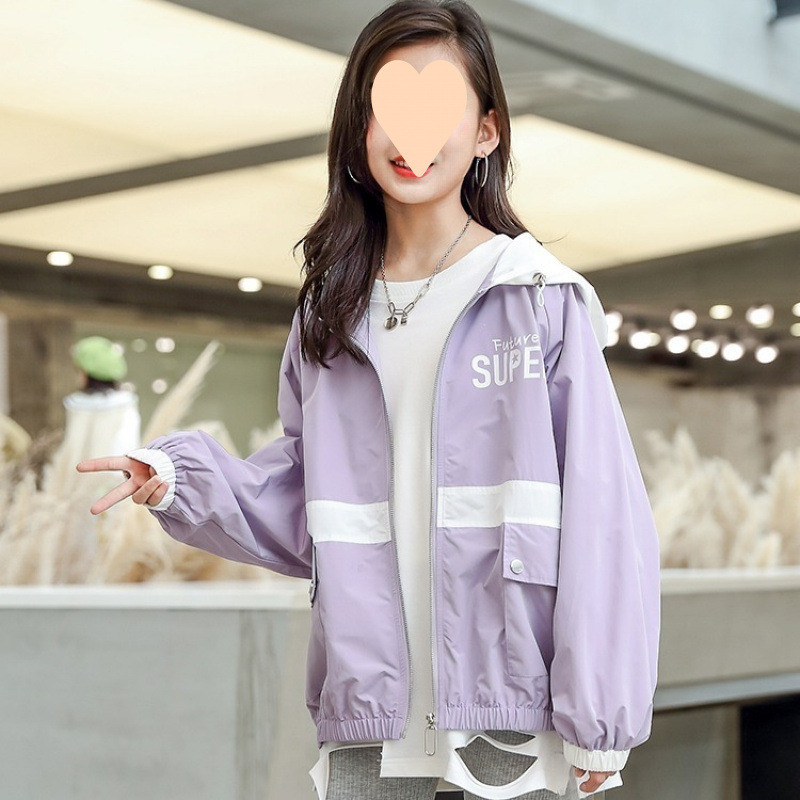 Gadis 'trench mantel musim semi 2024, jaket fashion Korea dengan topi untuk 8-15 tahun, cocok, ukura