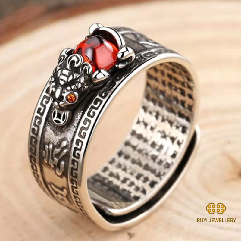 Cincin Ruby Pixiu Pria Trendi, Mantra Enam Karakter Vajra Perak Retro, Cincin Mulut Hidup Sutra Hat