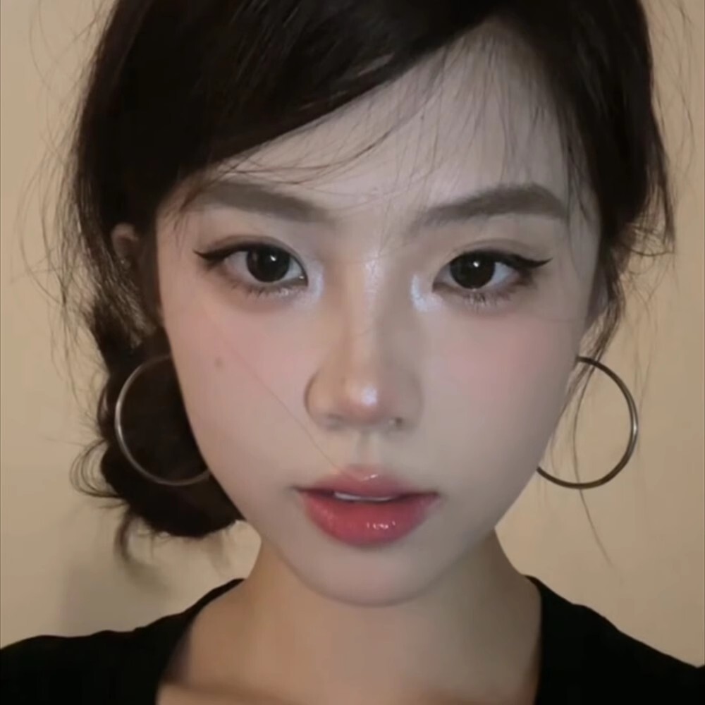 Anting Perak Oversized Gaya Gadis Panas Milenium Y2K untuk Wanita Besar Sederhana yang Dilebih-lebih