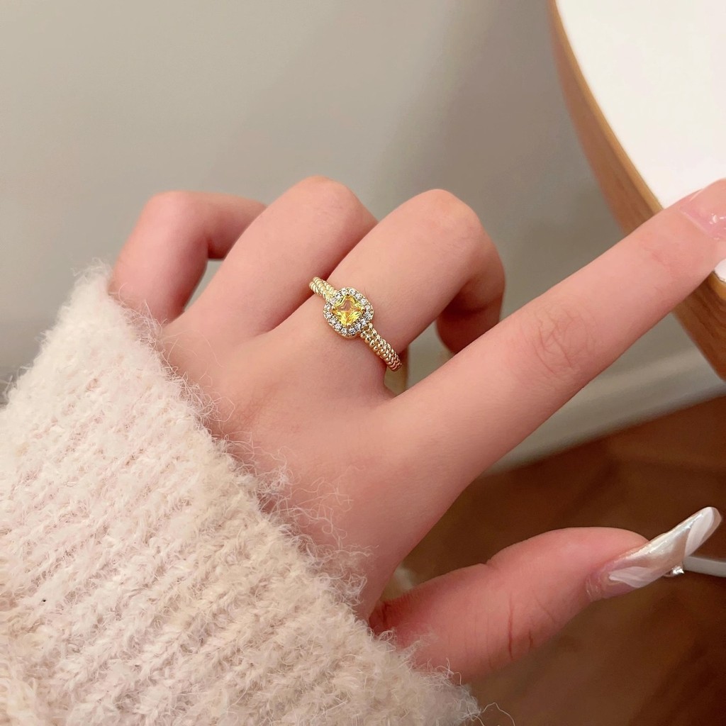 Cincin Kubus Gula Zircon Kuning Super Berkilau yang Dapat Disesuaikan Terbuka Wanita Metode Kuno Ber