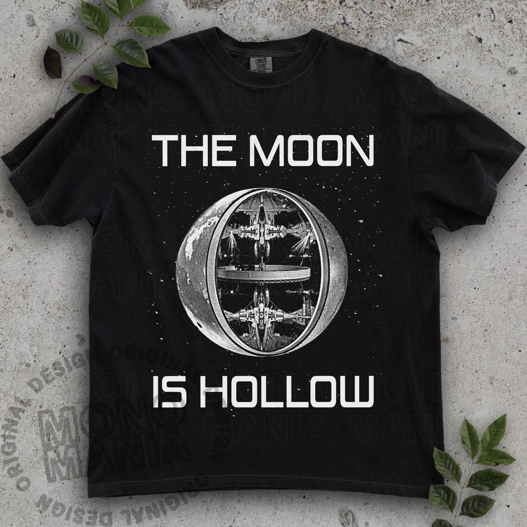 Kaos Hollow Moon Alien Kuno Comfort Colors T-Shirt UFO Piramida Konspirasi Tee