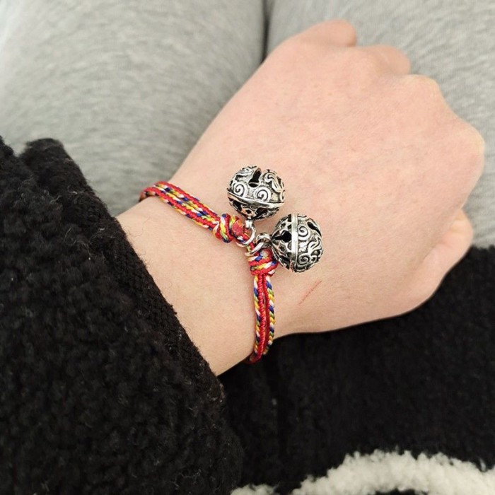 Gaya Kuno Dering Lonceng Istana Tali Warna-warni Gelang Tali Merah untuk Pria dan Wanita Pasangan Fe