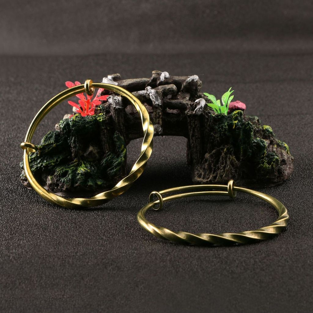 Gelang Wanita Elegan Pola Terpilin Perunggu Antik Sederhana untuk Dorong-Tarik Halus Kuningan Sumber