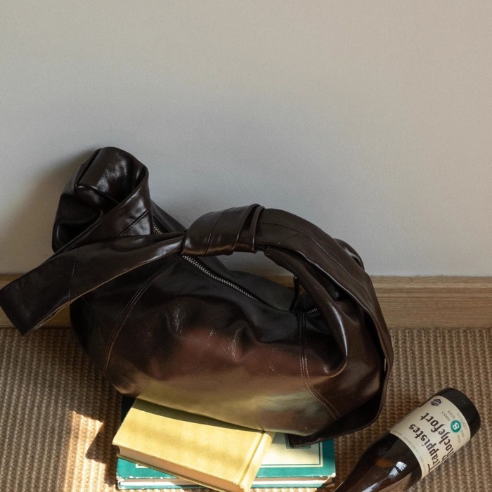 Tas Wanita Baru Monyet Tas Croissant Besar Kulit Lembut Lilin Minyak Kelas Atas Retro Tas Selempang 