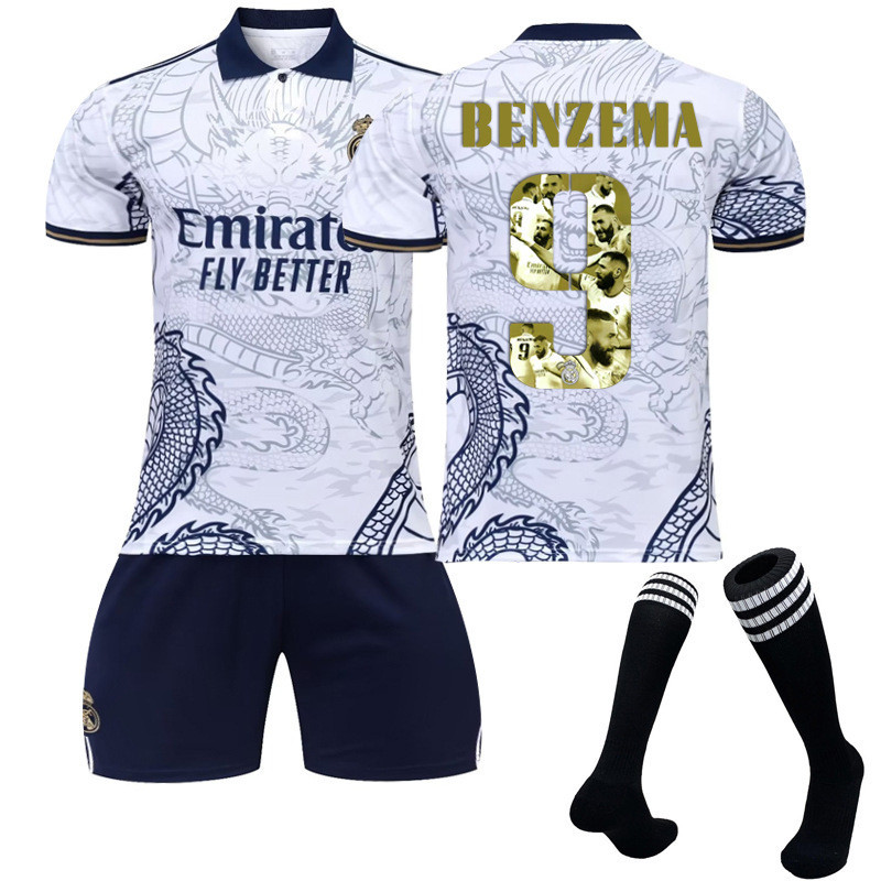 Set Real Madrid Mbappe No.9 Khusus Pola Naga Emas Jersey Edisi Peringatan Tahun Ular