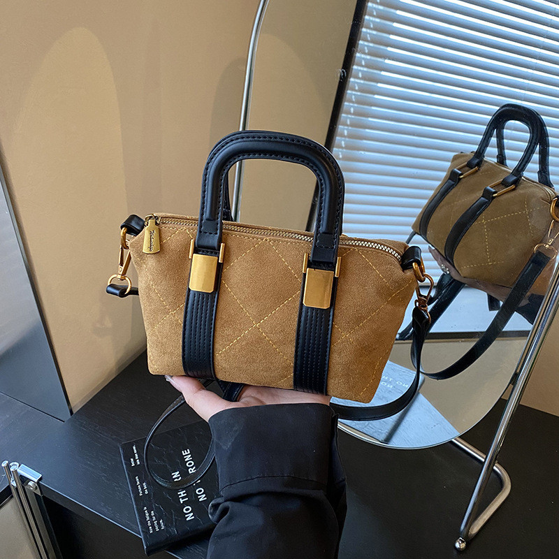 Tas Kecil Minimalis Wanita Tangan Quilted Matte Gaya Chanel untuk 2025 Awal   Fashion Vintage Serbag