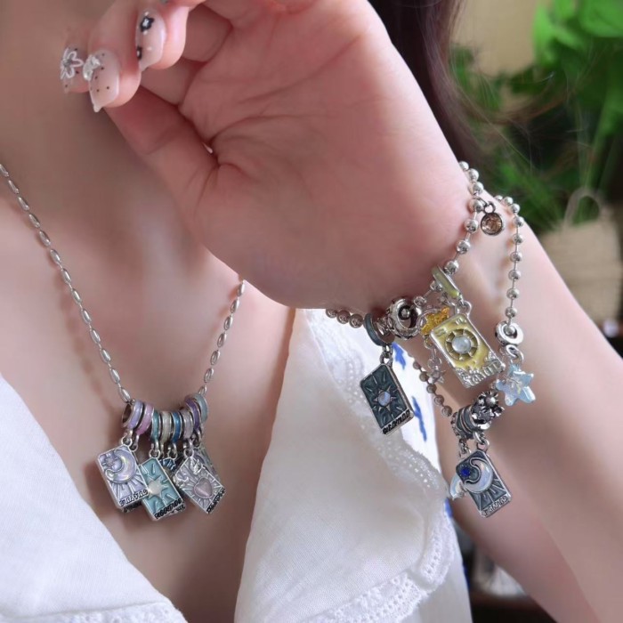Tarot Secret Realm Retro Old Tarot Card Sun Moon Star Necklace Niche Unique Design Bracelet Necklac