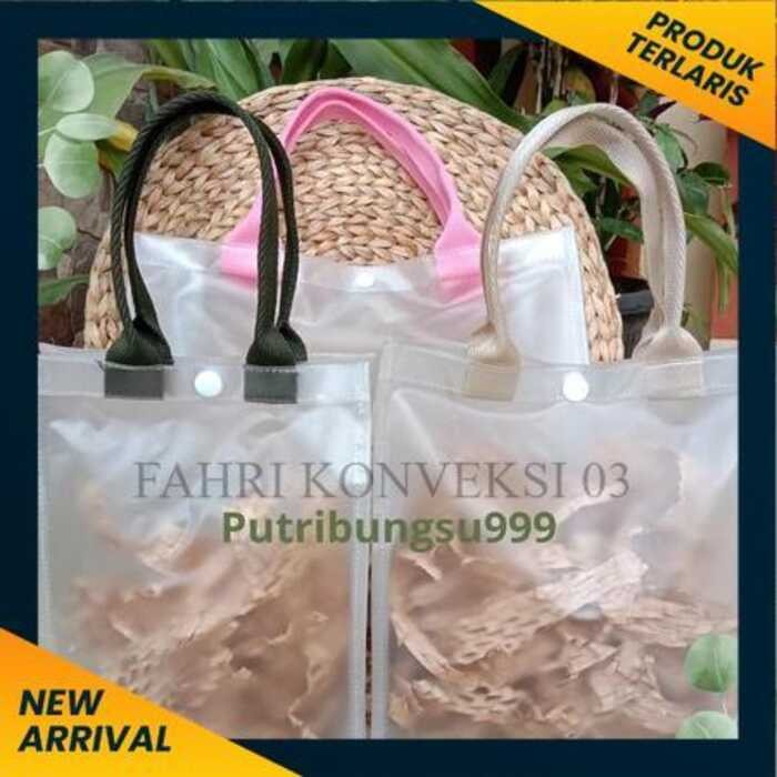 

Tas Hampers Murah Mika/PVC Tebal Besar Dan Sedang Mika O,25A Doff Hitam Belanja