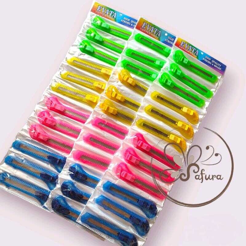 

renteng besar / Cutter isi 12 pcs