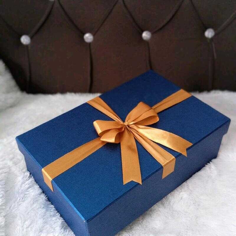 

Kotak Kado 30x18,5x10 cm /kotak kado/ hardbox Hadiah Pita Karton Kertas