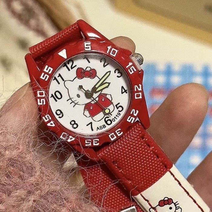Popular KT Cat Retro Creative Quartz Watch Student Versatile Watch Watch For Women