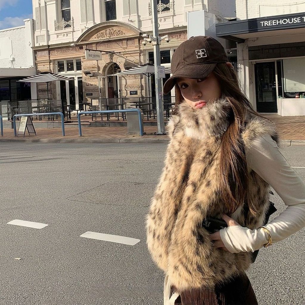 Rompi dan Rompi Modis 2025 Jaket Bulu Ramah Lingkungan Baru Macan Tutul Susu Salju Musim Gugur dan M