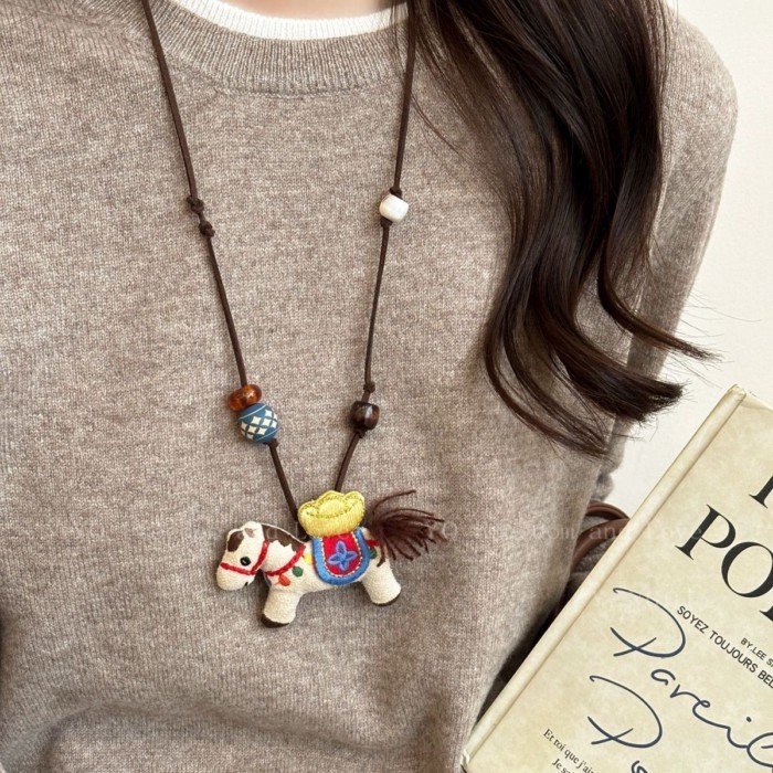 Kain buatan tangan liontin kuda poni kalung manik-manik tahun hewan desain khusus sweter panjang aks