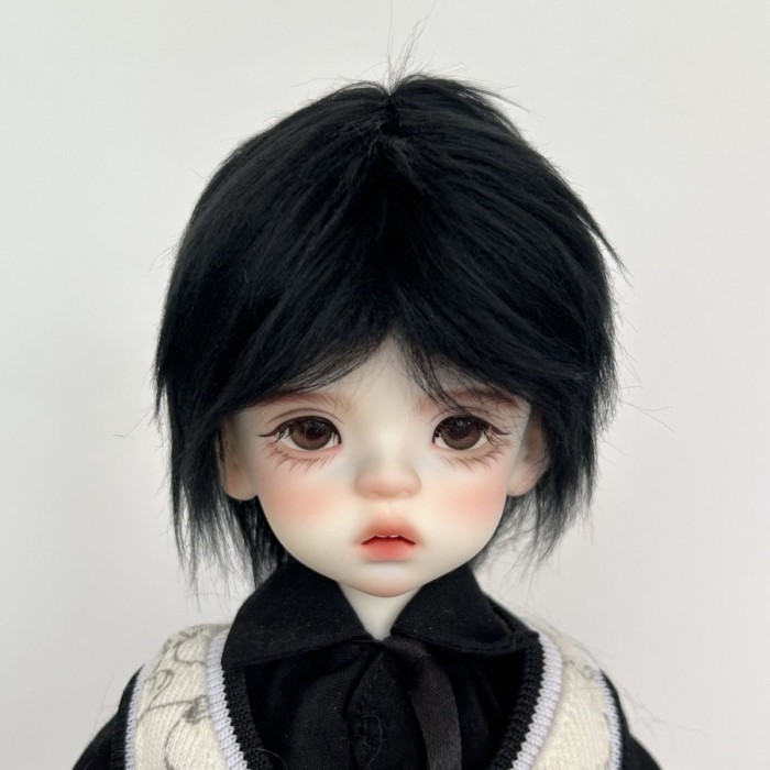 Bjd wig rambut pendek bayi dengan warna hitam dan putih coklat sehari-hari dengan santai ambil penat