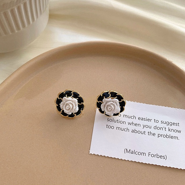 Fashion Ladies Earrings Indah Mutiara Klip Telinga Vintage Klip Telinga Bunga Hitam