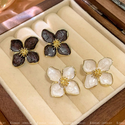 Fashion Retro Wanita Anting Mutiara Gaya Korea Musim Panas Baru Bunga Stud Earrings