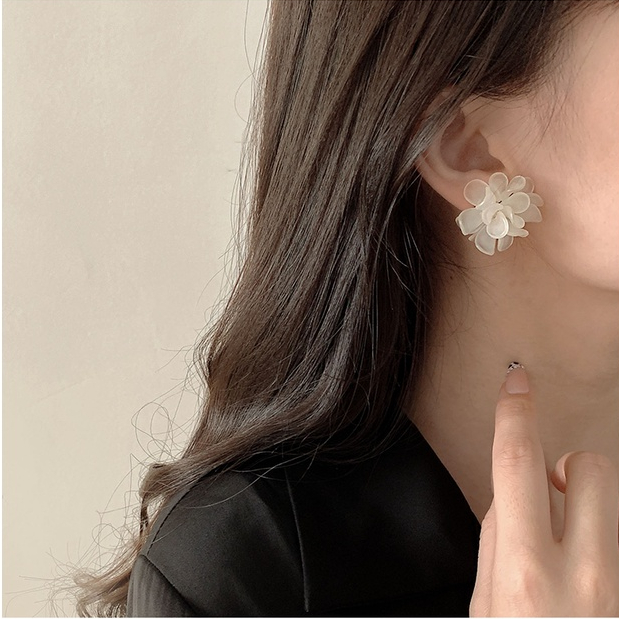 Anting Gaya Korea Musim Panas Wanita Baru Bunga Mutiara Klip Telinga Tanpa Tindik Klip Telinga