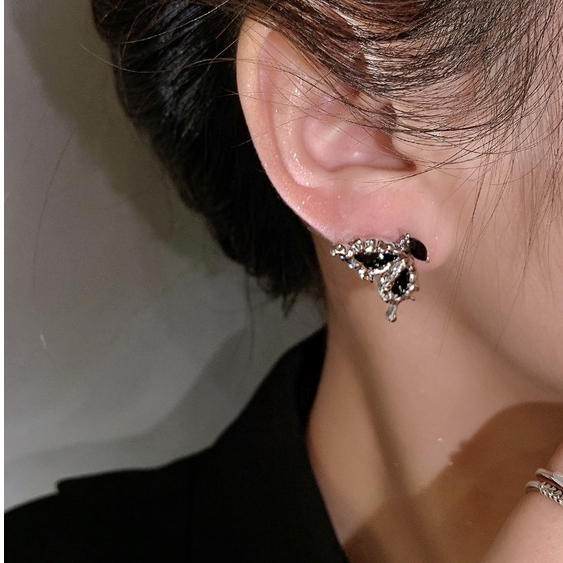 Musim Panas Hitam Ladies Earrings Vintage Kupu-Kupu Berlian Anting Hijab