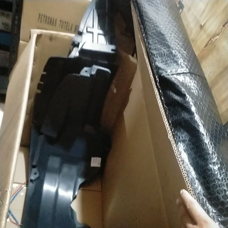 Liner fender depan Proton Exora Kiri