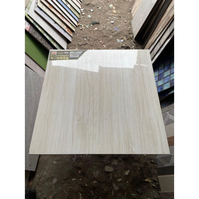 Granit 60x60 IKAD HTGPL Veronica Ivory