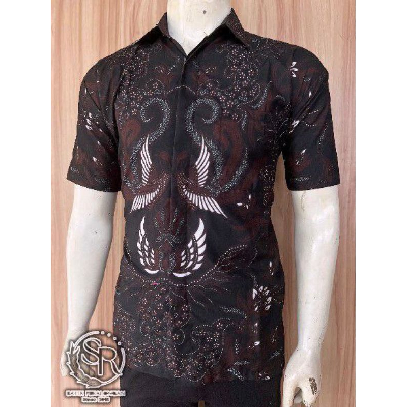 KEMEJA BATIK PRIA LENGAN PENDEK BAJU BATIK PRIA WARNA HITAM KEMEJA BATIK PRIA WARNA HITAM