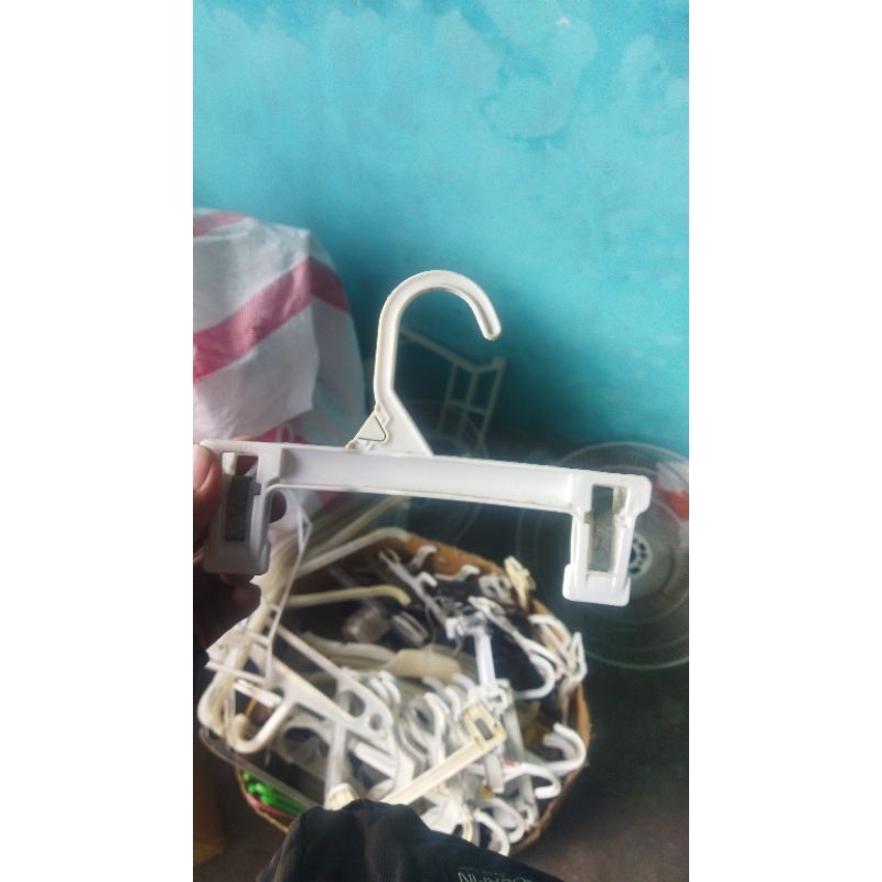 Hanger Jepit Plastik Baju Anak