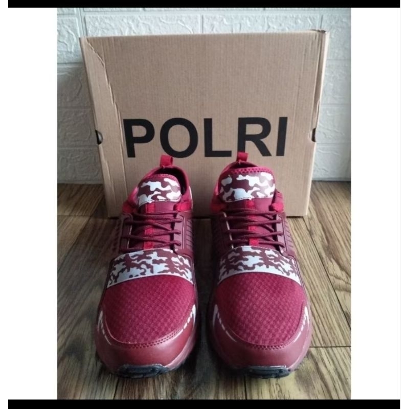Sepatu olah raga POLRI size 40