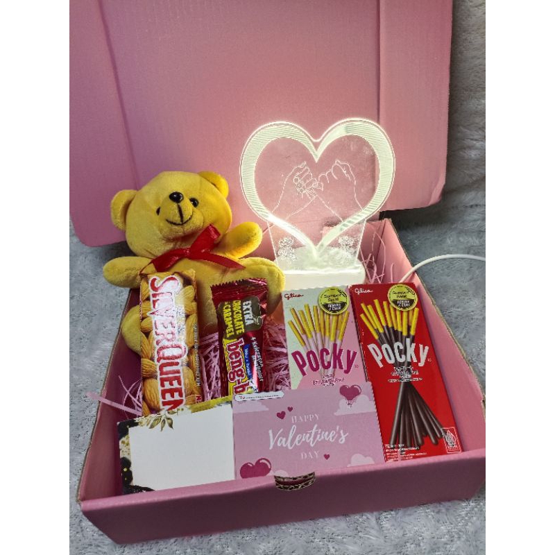 

KADO VALENTINE PACAR CEWEK