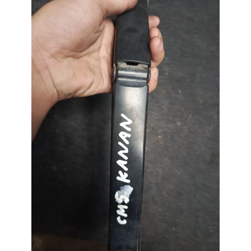 GAGANG WIPER KANAN HONDA ACCORD CM5 2004
