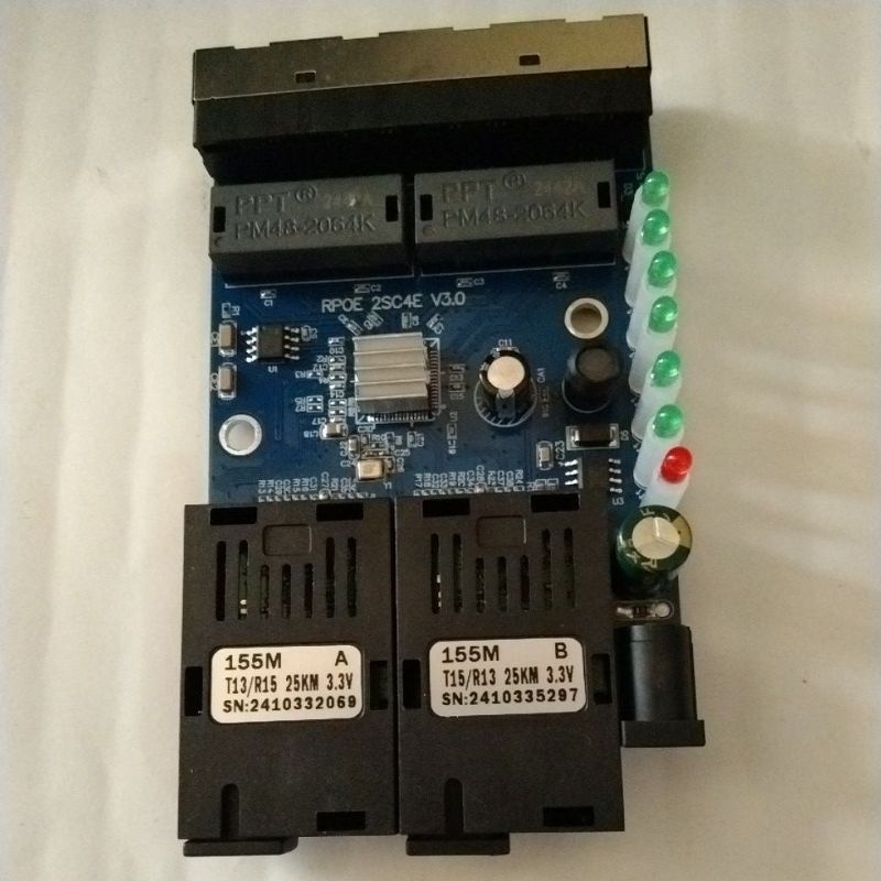 Media Converter 2 Fo 4 Lan 10/100 Poe tanpa adaptor