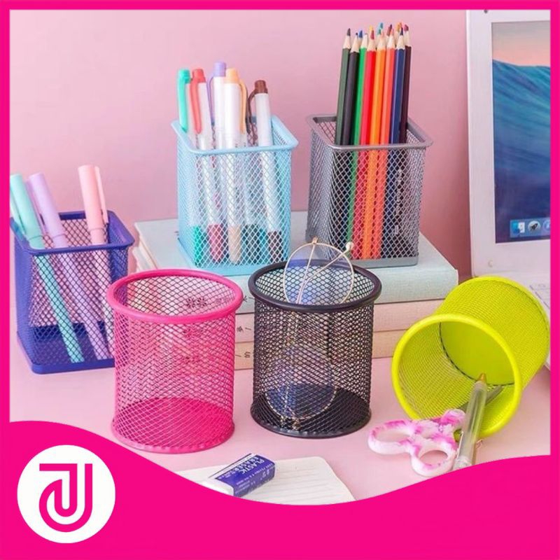 

JFR FOREVER MALL - PEN STAND TEMPAT BULPOIN PENSIL HOLDER MEJA/TEMPAT ALAT TULIS MULTIFUNGSI