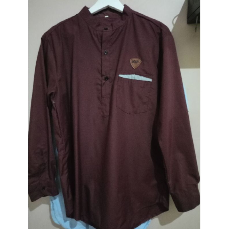 Koko pria lengan panjang maroon