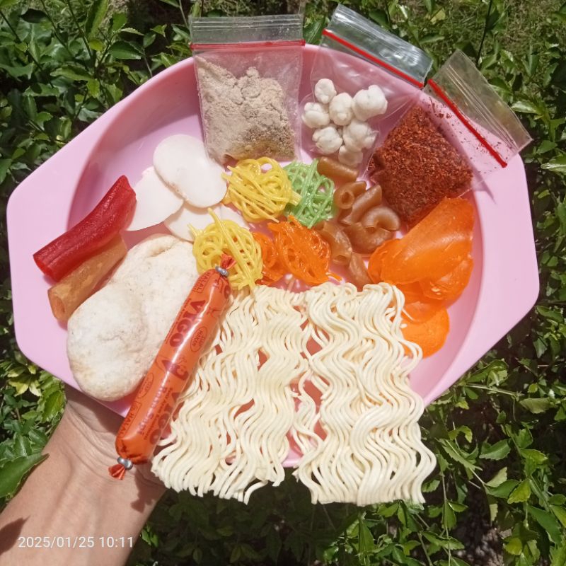 

SEBLAK INSTAN PEDAS 1 pcs Ada SOSIS cek deskripsi isiannya