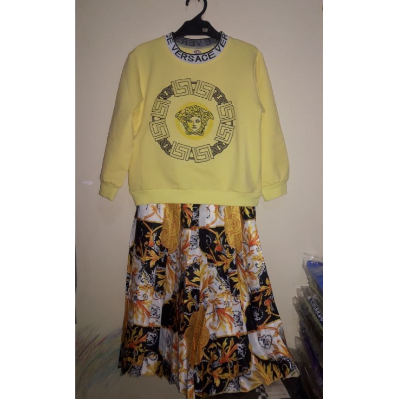 1 Setelan Rok Sweater Kuning Versace