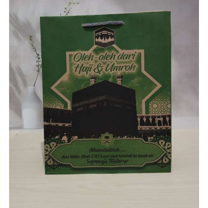 

PAPERBAG OLEH-OLEH HAJI DAN UMROH 22X6X30/PAPERBAG HAJI DAN UMROH