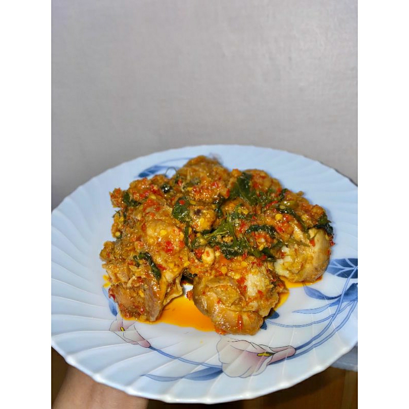 

Ayam Woku Woku Kemangi Khas Manado