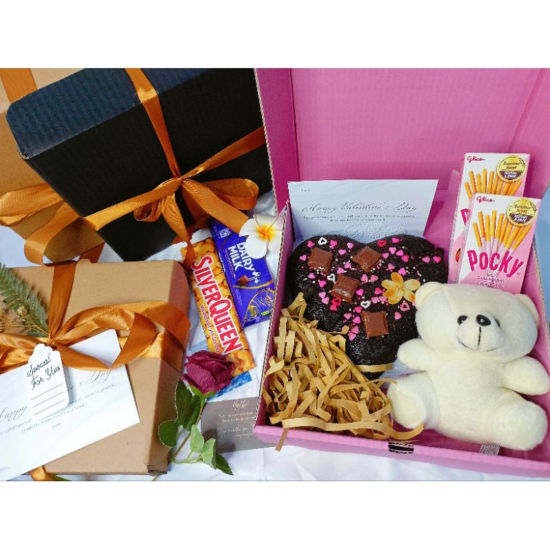 

Hampers Brownies valentaine pink