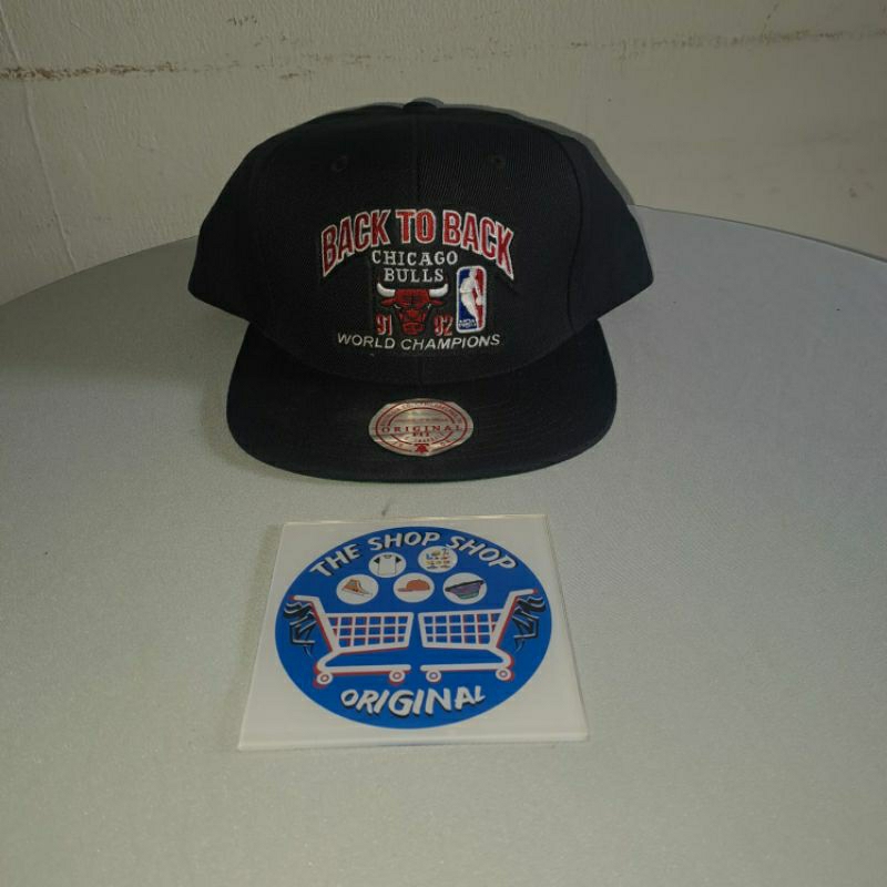 Topi Basket Cowok MITCHELL & NESS B2B CHAMPS 91-92 HWC CHICAGO BULLS SNAPBACK Original Black
