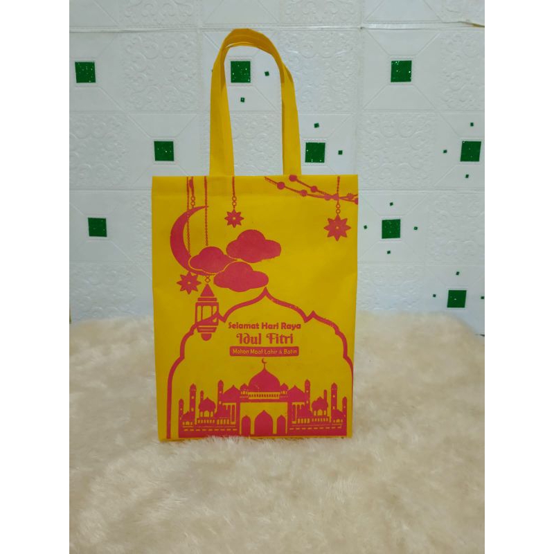 

SPUNBOND IDUL FITRI 30x16x40/TAS HAMPERS LEBARAN