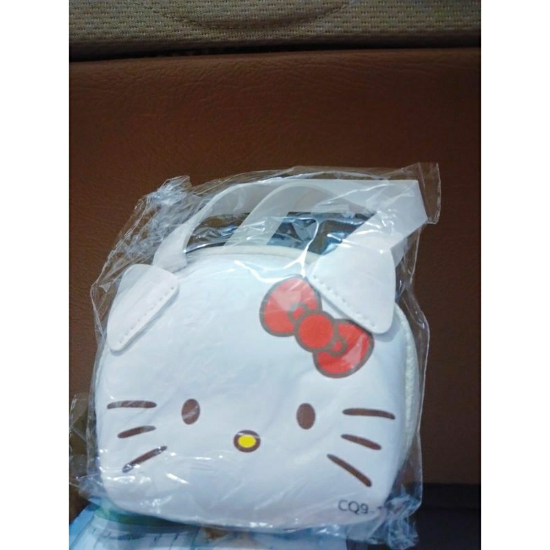 

dompet sanrio ( stock pompom, hello kitty dan melody)