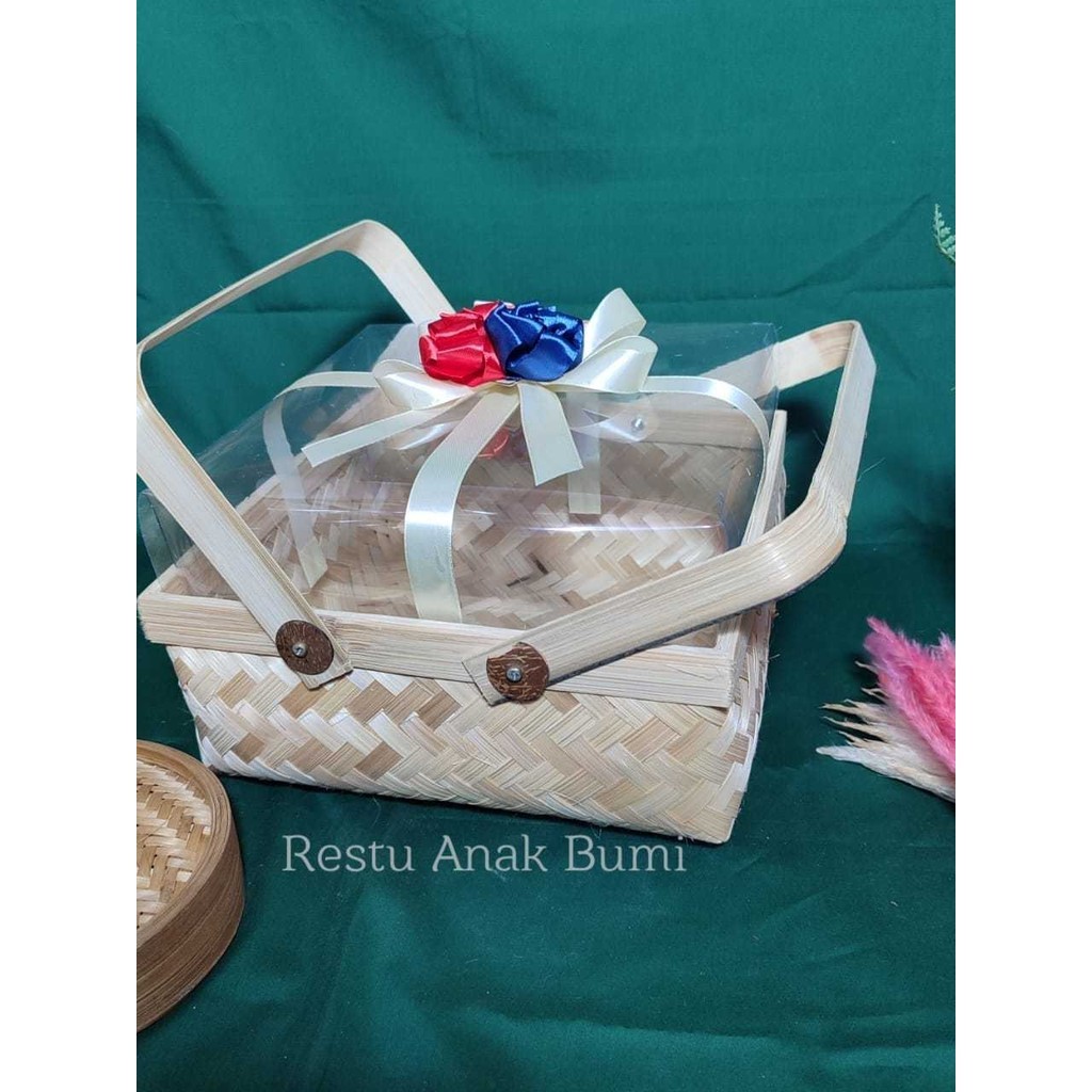 

BMT hendel rantang wadah parsel hantaran 25cm Mika Tinggi Pita Merah|Hampers|Hantaran Nikahan|Wadah Make Up|Kosmetik|Serahan | Anyaman Bambu | Wadah seserahan | Tempat Hantaran | Parcel | Keranjang