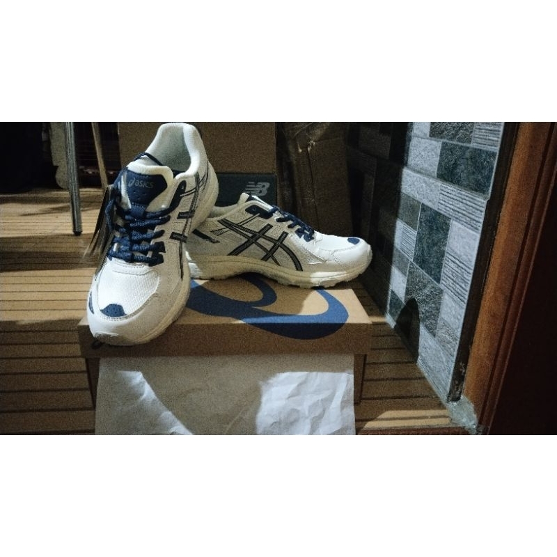 sepatu asics gel venture 6