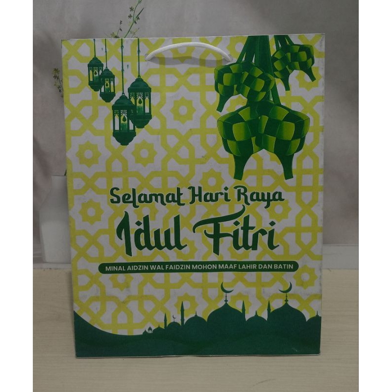 

PAEPRBAG IDUL FITRI 26X12X33/PAPERBAG SOUVENIR