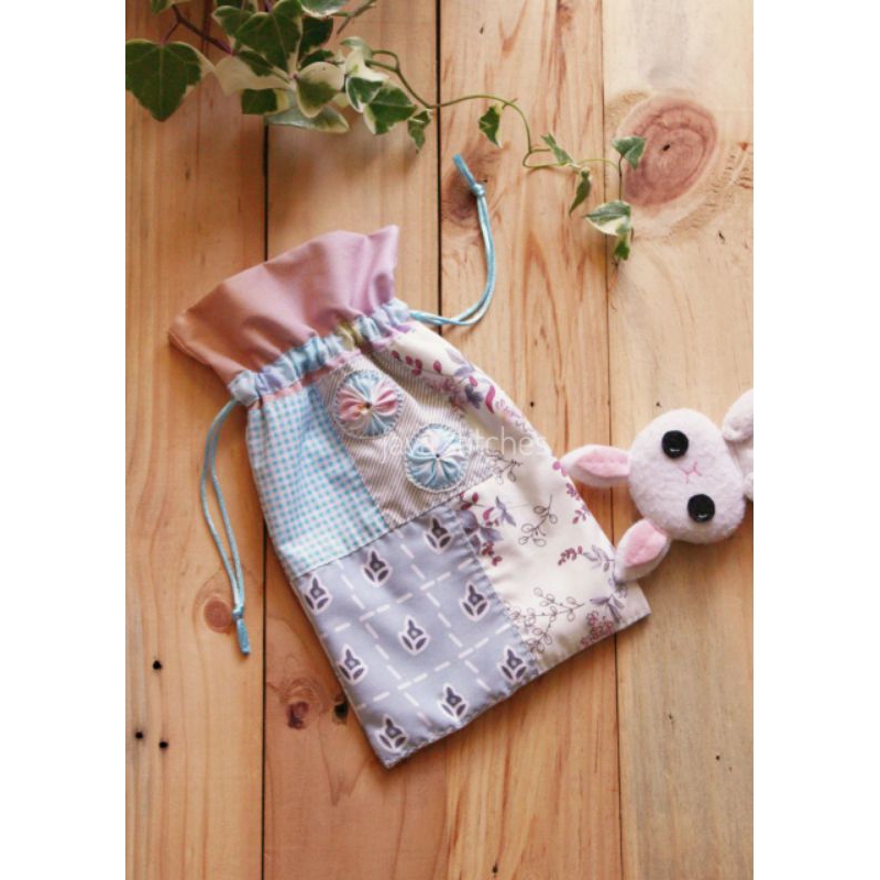 string pouch | tas kantong serut kain perca bertali full jahit & sulam tangan (hand stitched)
