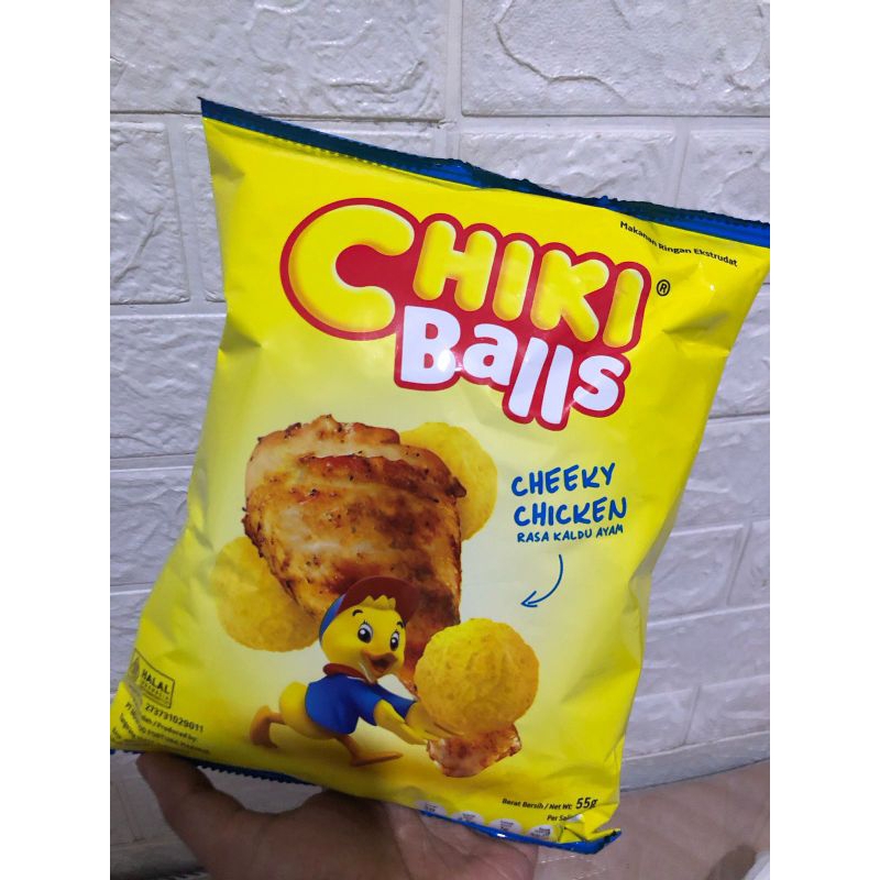 

Chiki balls makanan ringan cheeky chicken 55g