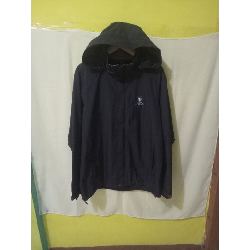 JAKET OUTDOOR BLACKYAK ORIGINAL WARNA HITAM GOPCORE DAN SUDAH GORETEX