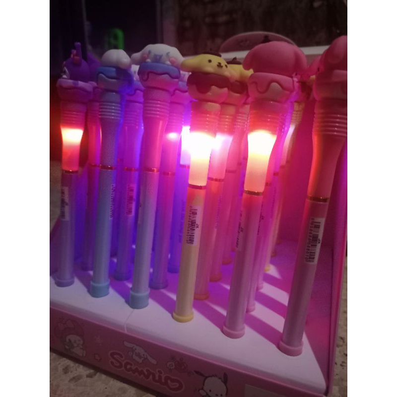 

Bolpoin karakter variasi lucu lampu