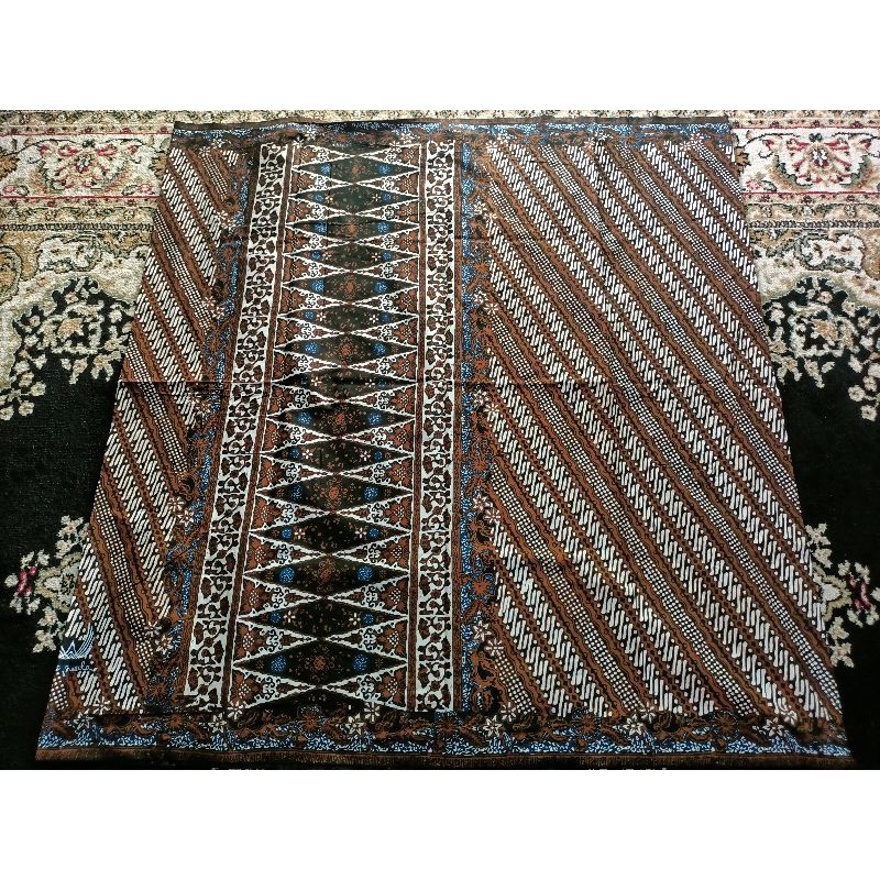 Sarung Batik Tradisional Lar Gurda