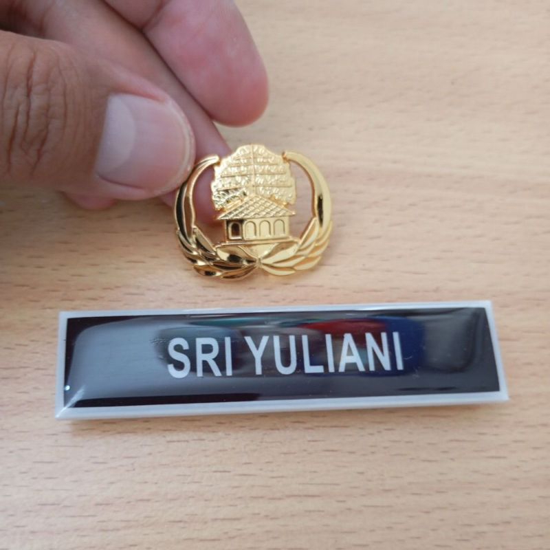 

Paket Name Tag Peniti dan Pin Korpri Peniti