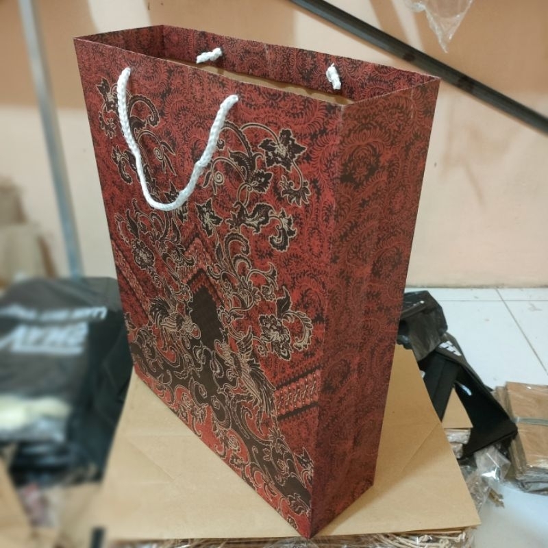 

RB Paper Bag Batik Jumbo XL/Lusin Isi 12 Pcs Ukuran 30940 Cm